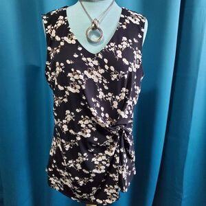 T Tahari Sleeveless gathered side knot V-neck Blouse  XL